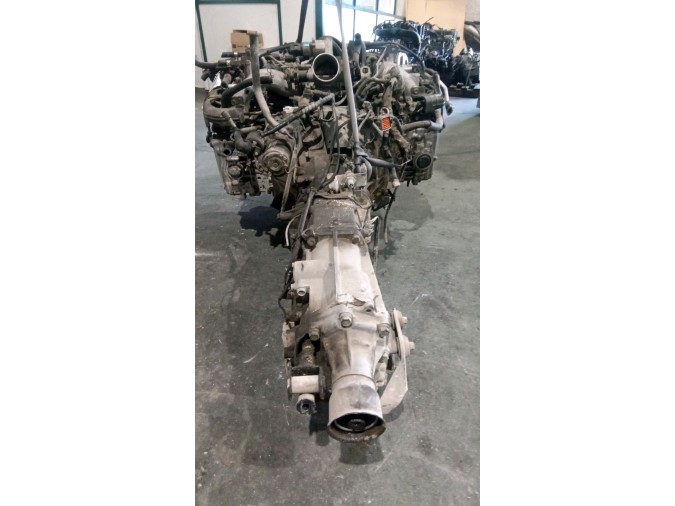 MOTOR CON ACCESORIOS SIN CAJA DE CAMBIOS SUBARU IMPREZA 2004