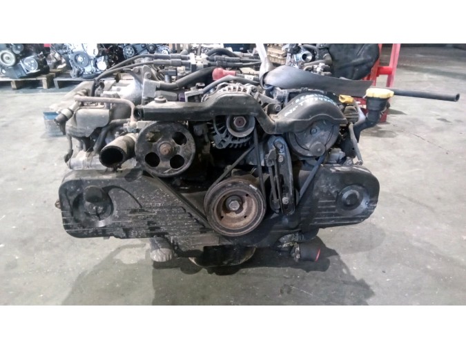 MOTOR CON ACCESORIOS SIN CAJA DE CAMBIOS SUBARU IMPREZA 2004