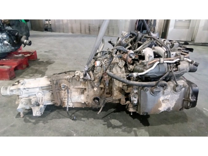 MOTOR CON ACCESORIOS SIN CAJA DE CAMBIOS SUBARU IMPREZA 2004
