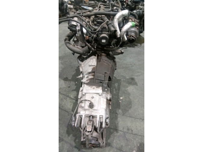 MOTOR CON ACCESORIOS SIN CAJA DE CAMBIOS SSANGYONG RODIUS II 2015