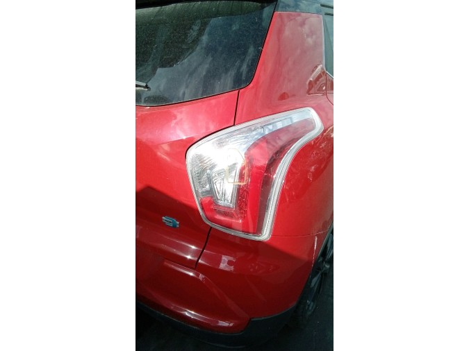 PILOTO TRASERO DERECHO SSANGYONG TIVOLI 2016