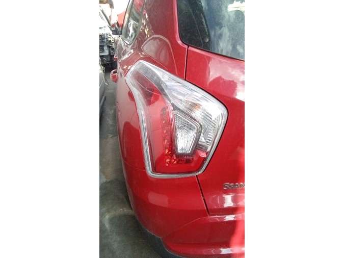 PILOTO TRASERO IZQUIERDO SSANGYONG TIVOLI 2016