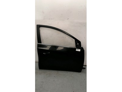 PUERTA DELANTERA DERECHA NISSAN PULSAR NEGRA 2018