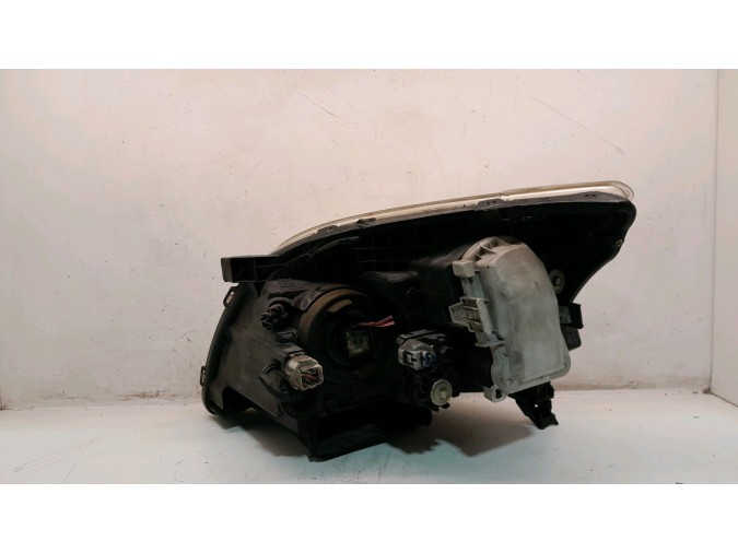 FARO DELANTERO DERECHO TOYOTA AVENSIS 2003