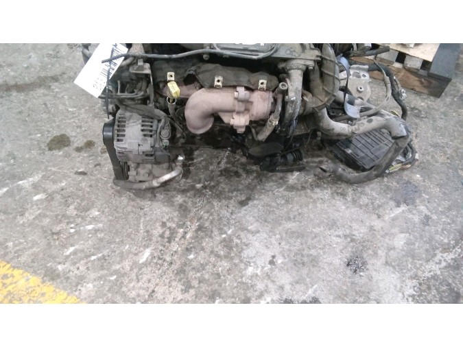 MOTOR CON ACCESORIOS Y CAJA DE CAMBIOS CITROEN C3 2004