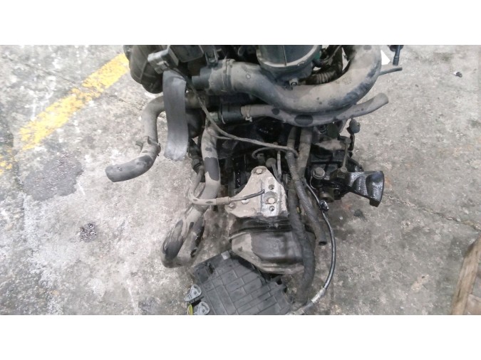 MOTOR CON ACCESORIOS Y CAJA DE CAMBIOS CITROEN C3 2004