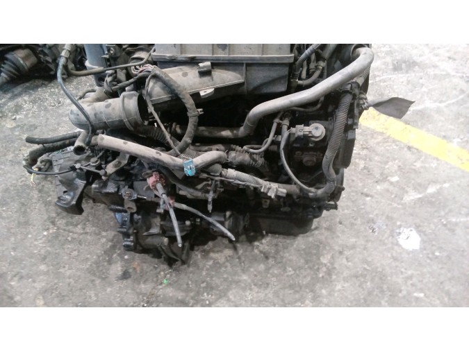 MOTOR CON ACCESORIOS Y CAJA DE CAMBIOS CITROEN C3 2004