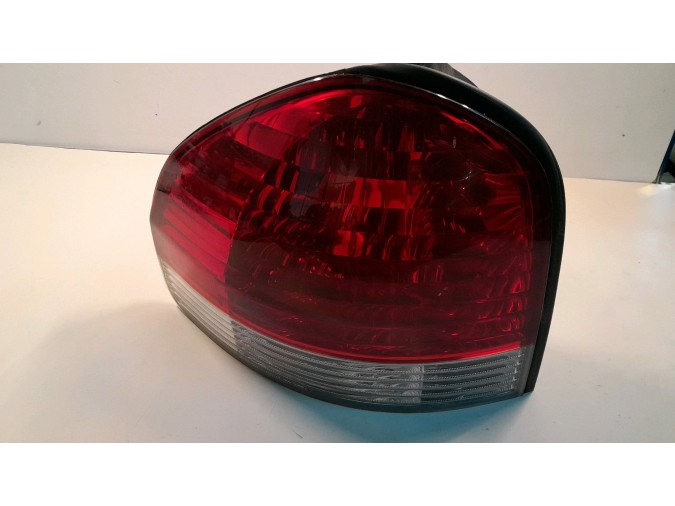 PILOTO TRASERO IZQUIERDO HYUNDAI SANTA FE 2004