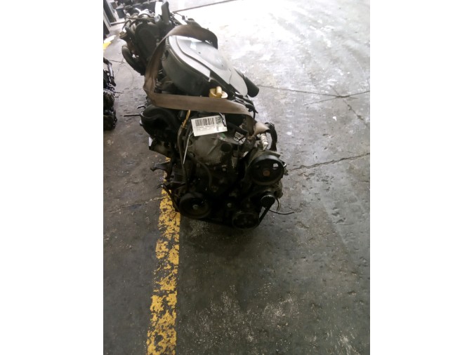 MOTOR CON ACCESORIOS Y CAJA DE CAMBIOS DACIA LOGAN