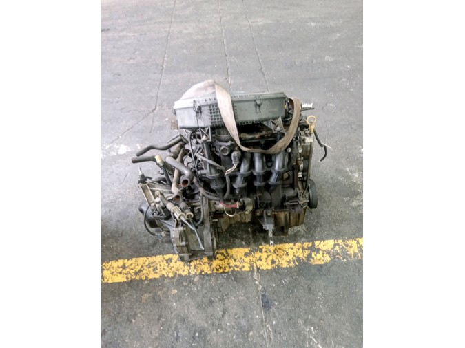 MOTOR CON ACCESORIOS Y CAJA DE CAMBIOS DACIA LOGAN
