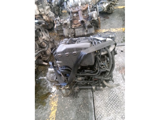 MOTOR CON ACCESORIOS Y CAJA DE CAMBIOS PEUGEOT 207 2007