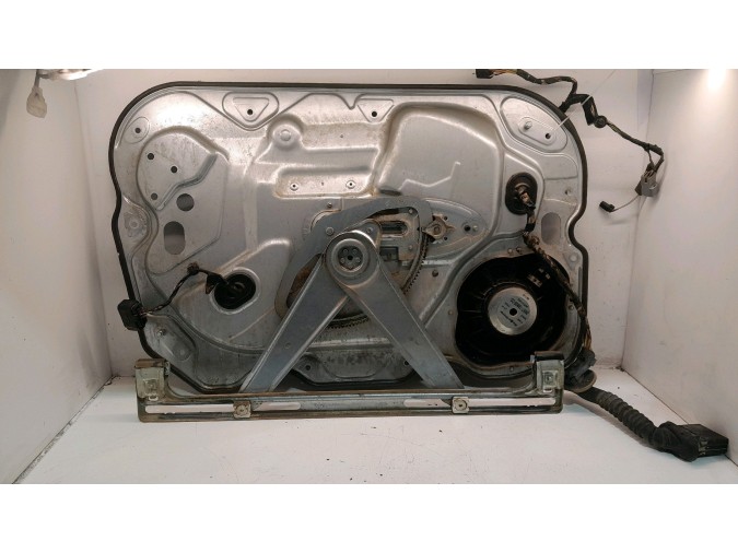 ELEVALUNAS DELANTERO DERECHO FORD FOCUS 2010