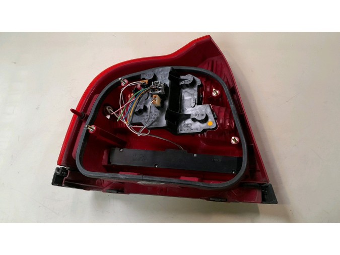 PILOTO TRASERO DERECHO VOLVO S80 2004
