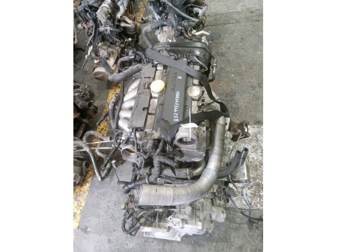 MOTOR CON ACCESORIOS SIN CAJA DE CAMBIOS VOLVO S80 2004