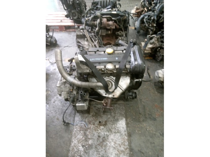 MOTOR CON ACCESORIOS SIN CAJA DE CAMBIOS VOLVO S80 2004