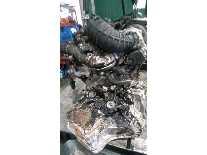 MOTOR CON ACCESORIOS Y CAJA DE CAMBIOS HYUNDAI IX35 2010