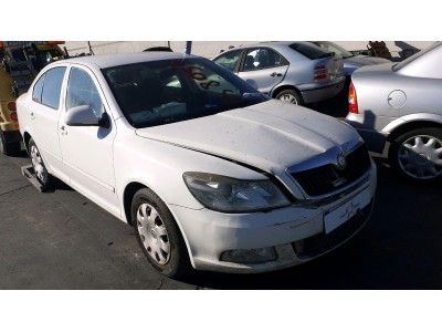 TRAPECIO INFERIOR DELANTERO DERECHO SKODA OCTAVIA 2010