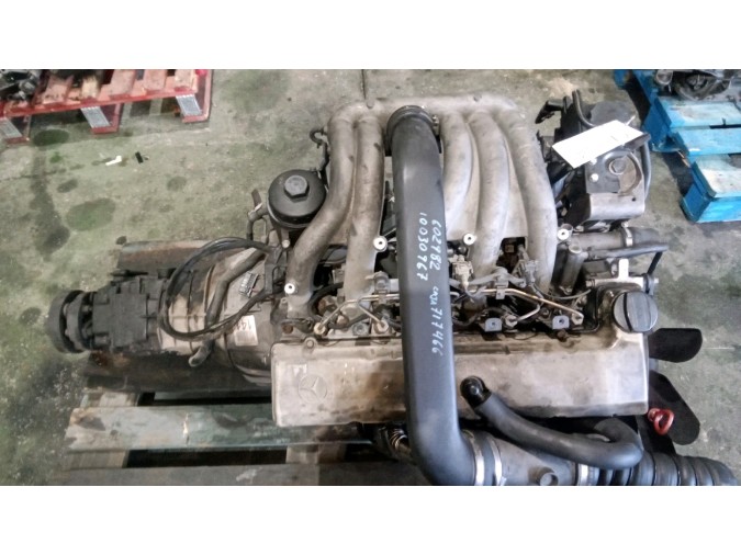 MOTOR CON ACCESORIOS Y CAJA DE CAMBIOS MERCEDES E 290 TURBODIESEL 1998