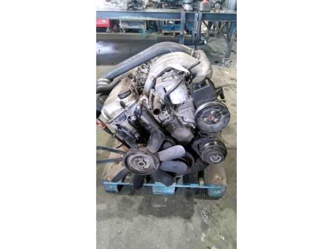 MOTOR CON ACCESORIOS Y CAJA DE CAMBIOS MERCEDES E 290 TURBODIESEL 1998