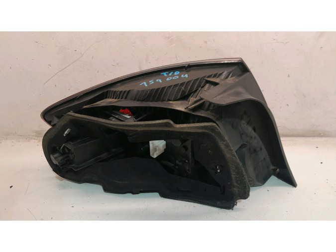PILOTO TRASERO DERECHO PEUGEOT 407 2006