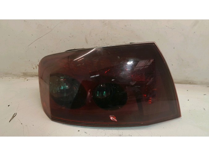 PILOTO TRASERO IZQUIERDO PEUGEOT 407 2006