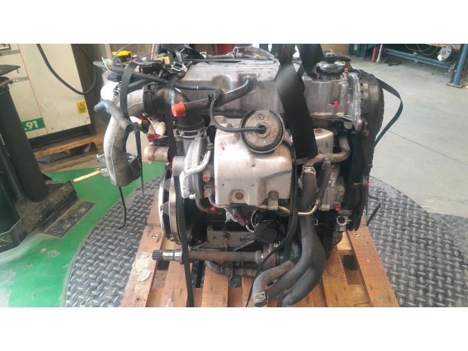 MOTOR CON ACCESORIOS Y CAJA DE CAMBIOS MAZDA 323 2001