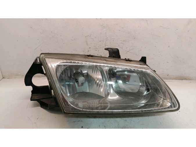 FARO DELANTERO DERECHO NISSAN ALMERA 2001