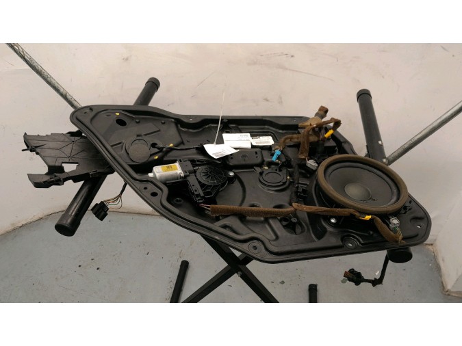 ELEVALUNAS TRASERO IZQUIERDO VOLVO V60 2011