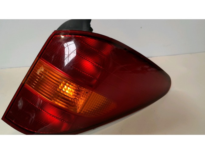 PILOTO TRASERO DERECHO SSANGYONG RODIUS 2009