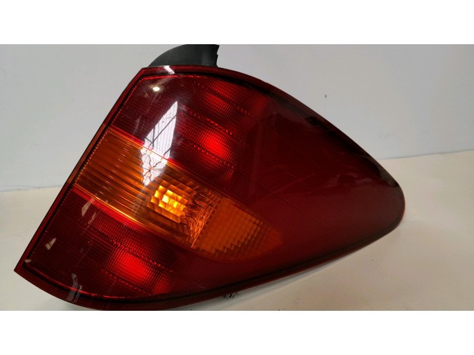 PILOTO TRASERO DERECHO SSANGYONG RODIUS 2009