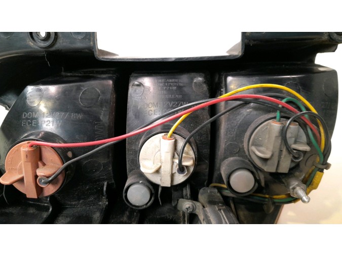 PILOTO TRASERO DERECHO SSANGYONG RODIUS 2009