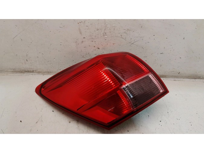 PILOTO TRASERO IZQUIERDO EXTERIOR NISSAN QASHQAI 2009