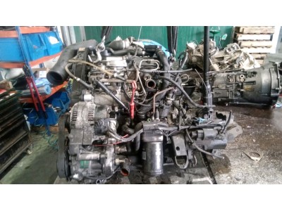 MOTOR CON ACCESORIOS Y CAJA DE CAMBIOS VOLKSWAGEN GOLF 1997