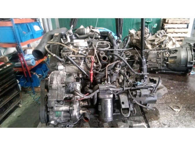 MOTOR CON ACCESORIOS Y CAJA DE CAMBIOS VOLKSWAGEN GOLF 1997