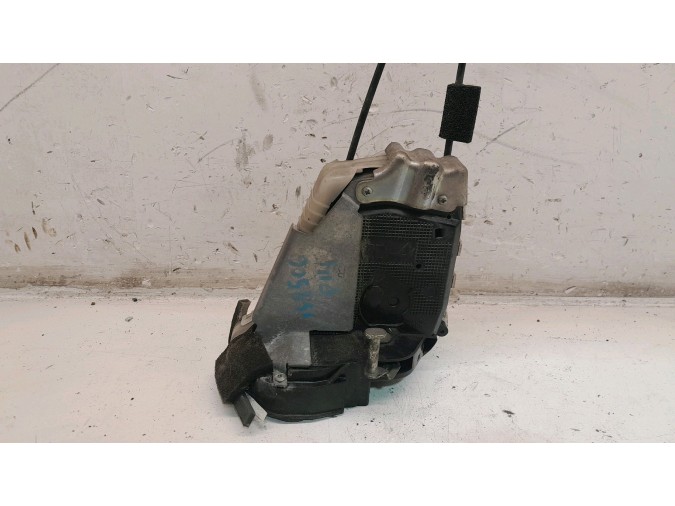 CERRADURA PUERTA TRASERA DERECHA TOYOTA PRIUS 2012