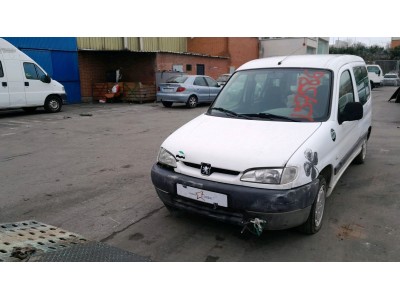PUERTA TRASERA DERECHA PEUGEOT PART CBESP. P. LAT 2000