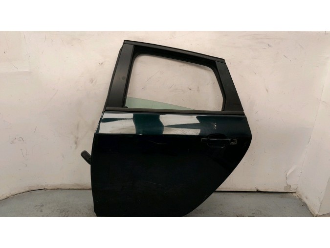 PUERTA TRASERA IZQUIERDA OPEL ASTRA VERDE 2014