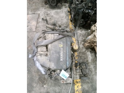 MOTOR CON ACCESORIOS Y CAJA DE CAMBIOS RENAULT TRAFIC 2004