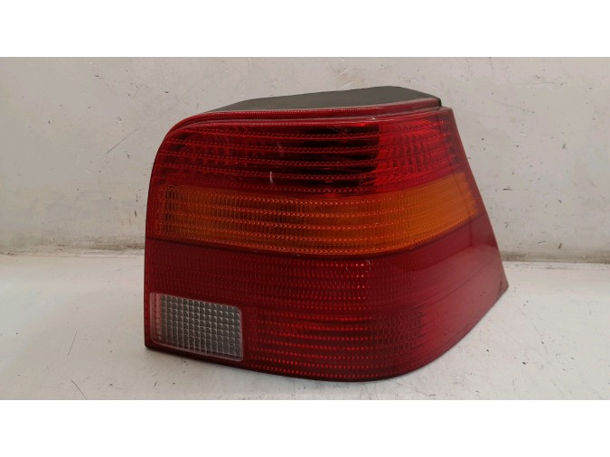 PILOTO TRASERO DERECHO VOLKSWAGEN GOLF 2003