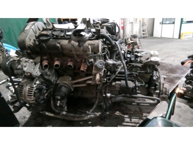 MOTOR CON ACCESORIOS Y CAJA DE CAMBIOS VOLKSWAGEN GOLF 2003