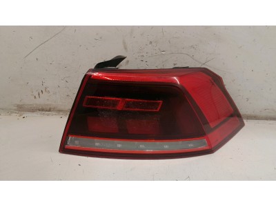 PILOTO TRASERO DERECHO VOLKSWAGEN PASSAT 2021