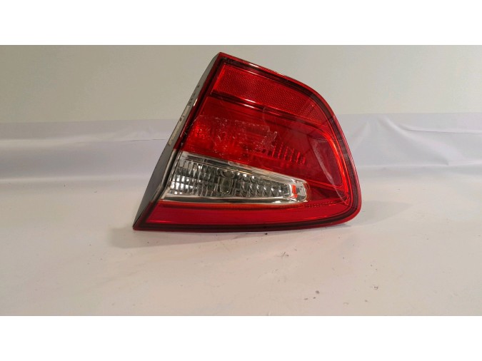 PILOTO TRASERO DERECHO KIA RIO 2015