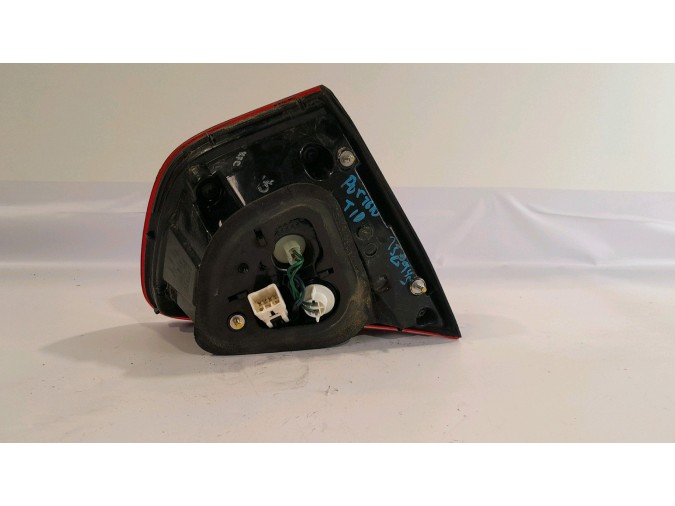 PILOTO TRASERO DERECHO KIA RIO 2015