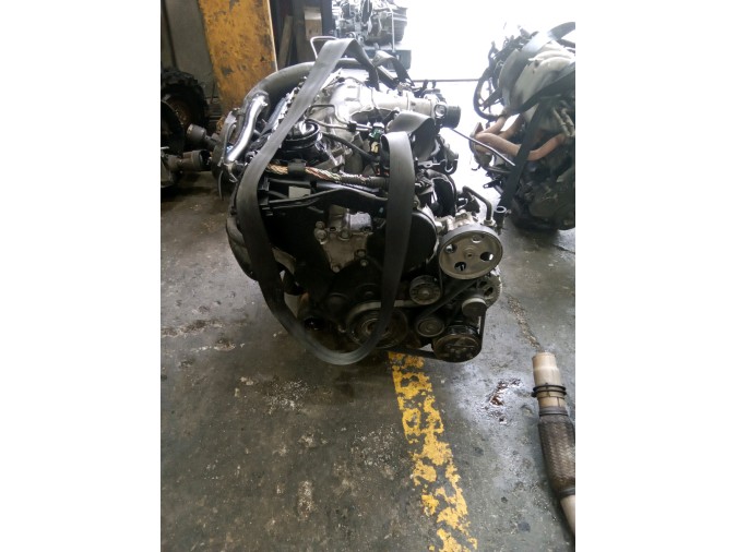 MOTOR CON ACCESORIOS Y CAJA DE CAMBIOS PEUGEOT 607