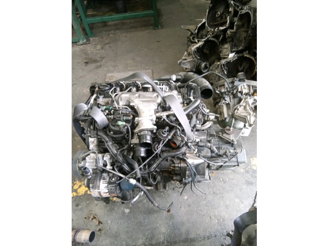 MOTOR CON ACCESORIOS Y CAJA DE CAMBIOS PEUGEOT 607