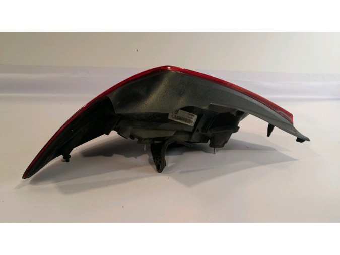 PILOTO TRASERO DERECHO OPEL CORSA 2014