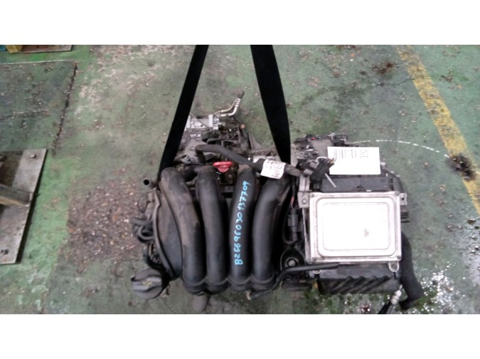 MOTOR CON ACCESORIOS Y CAJA DE CAMBIOS MERCEDES A 200