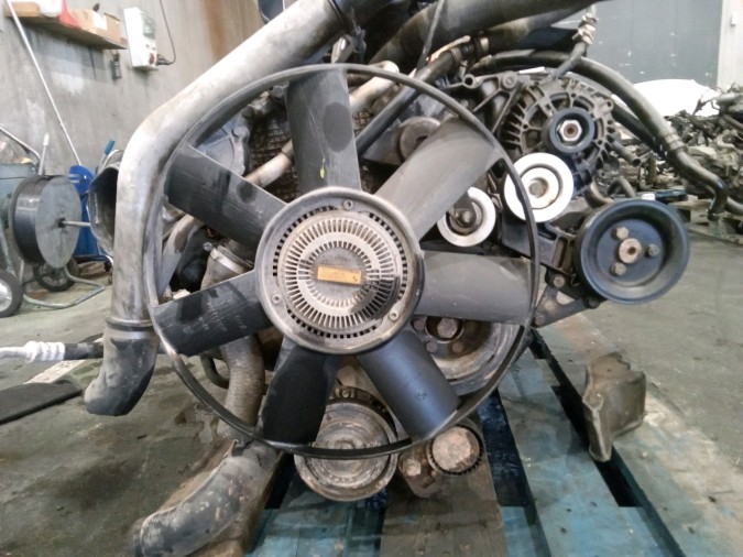 MOTOR CON ACCESORIOS Y CAJA DE CAMBIOS BMW 520I 1995