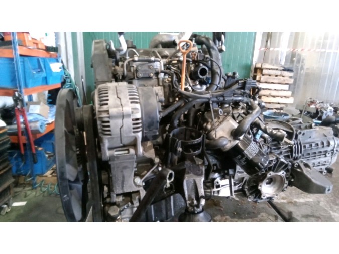 MOTOR CON ACCESORIOS Y CAJA DE CAMBIOS VOLKSWAGEN PASSAT 1997