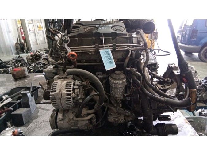 MOTOR CON ACCESORIOS Y CAJA DE CAMBIOS VOLKSWAGEN CADDY 2007